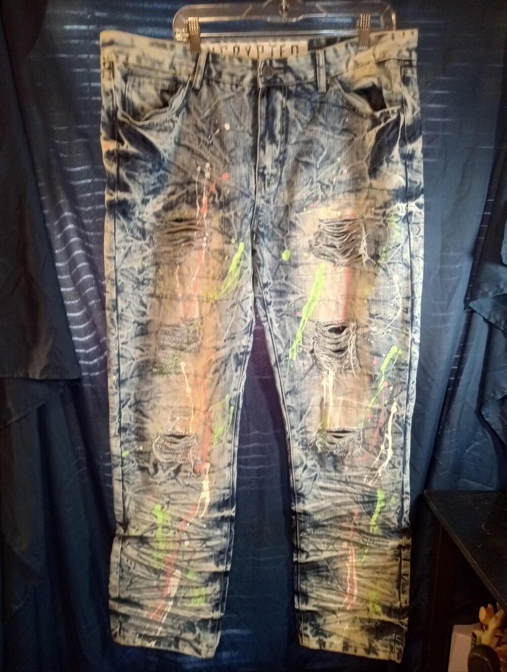 Encrypted Paint-Splash Distressed Men’s Jeans - Blue